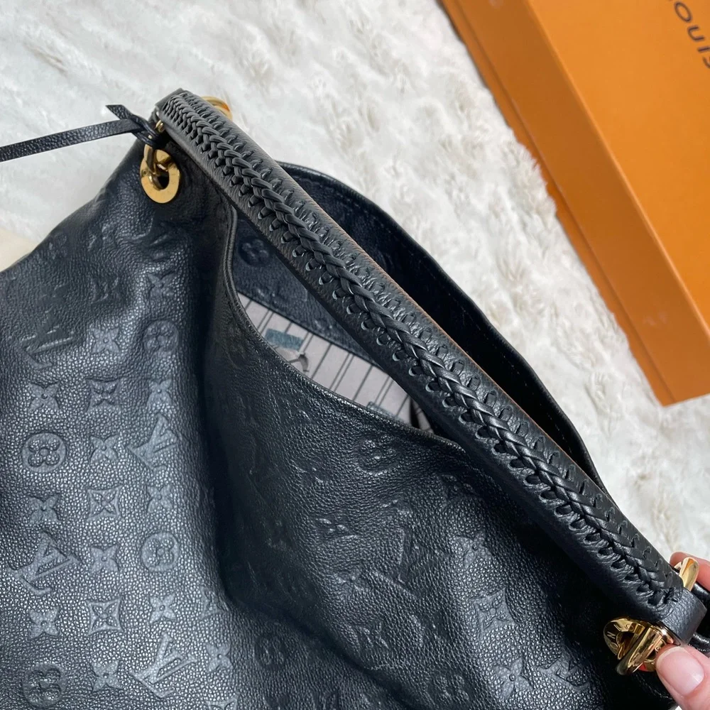 LV Empreinte artsy bag hobo monogram black noir braided handle Louis Vuitton